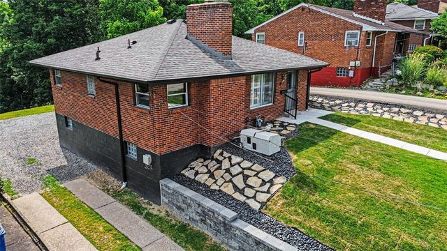 116 Dogwood Dr, Penn Hills, PA 15235