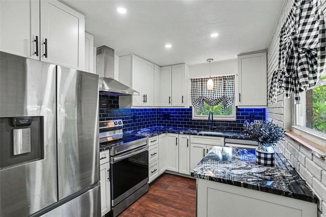 116 Dogwood Dr, Penn Hills, PA 15235