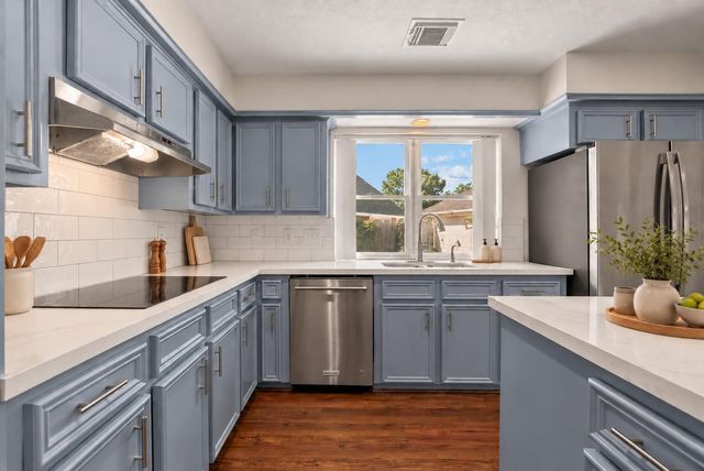 2108 Cherry Hills Drive, League City, TX 77573