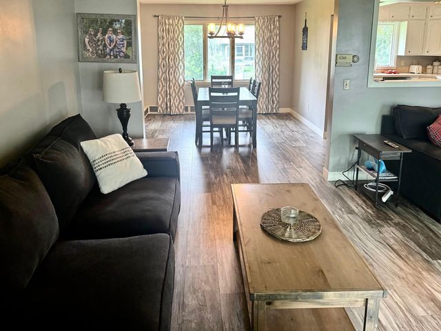 1000 W Birch Avenue, Olivia, MN 56277