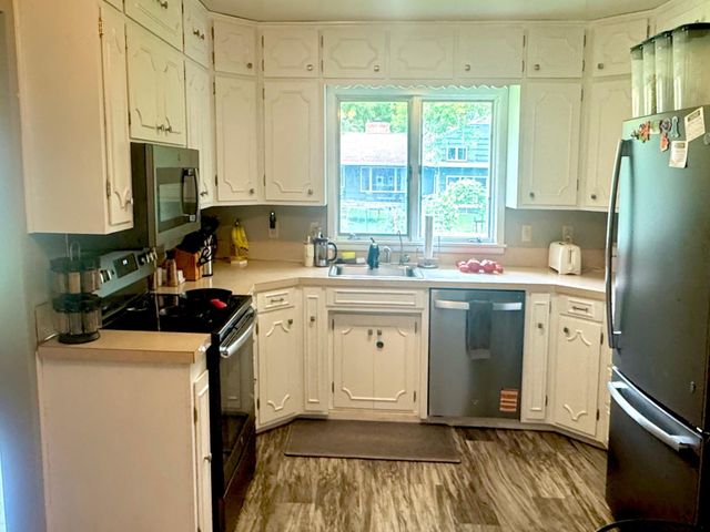 1000 W Birch Avenue, Olivia, MN 56277