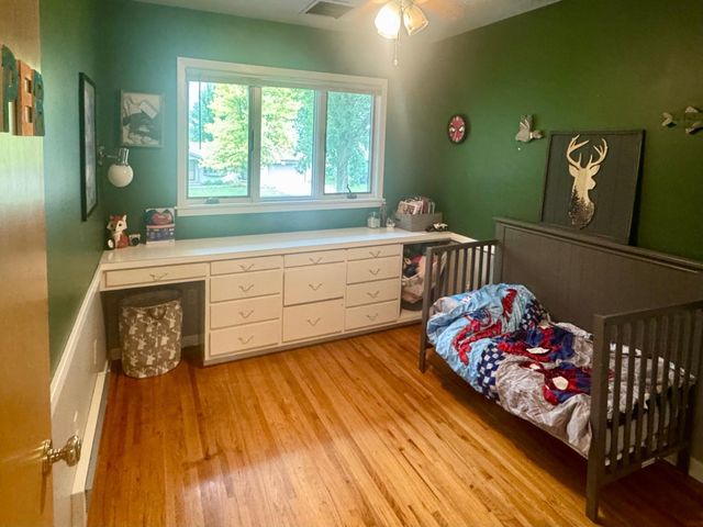 1000 W Birch Avenue, Olivia, MN 56277