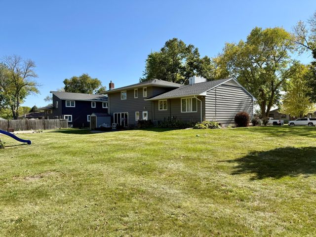1000 W Birch Avenue, Olivia, MN 56277