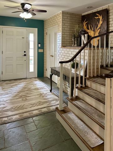 1000 W Birch Avenue, Olivia, MN 56277