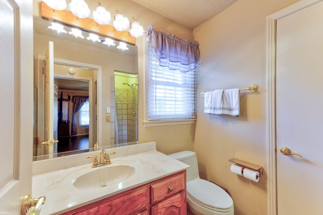 132 Clearlake Dr, E, Nashville, TN 37217