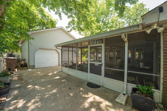 132 Clearlake Dr, E, Nashville, TN 37217