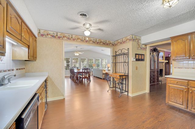 132 Clearlake Dr, E, Nashville, TN 37217