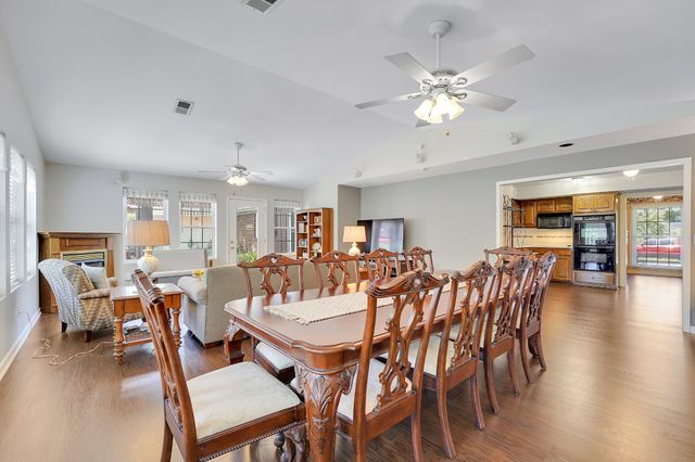 132 Clearlake Dr, E, Nashville, TN 37217