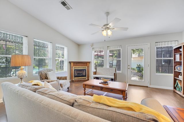 132 Clearlake Dr, E, Nashville, TN 37217
