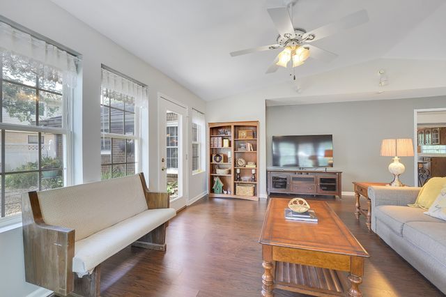 132 Clearlake Dr, E, Nashville, TN 37217