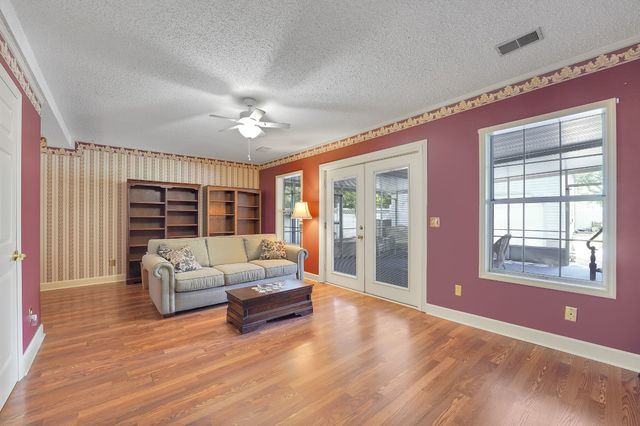 132 Clearlake Dr, E, Nashville, TN 37217