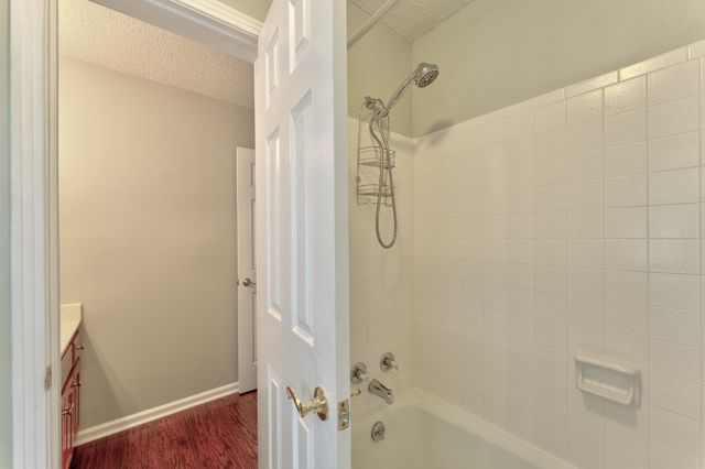 132 Clearlake Dr, E, Nashville, TN 37217