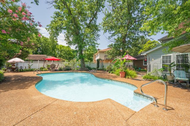 132 Clearlake Dr, E, Nashville, TN 37217