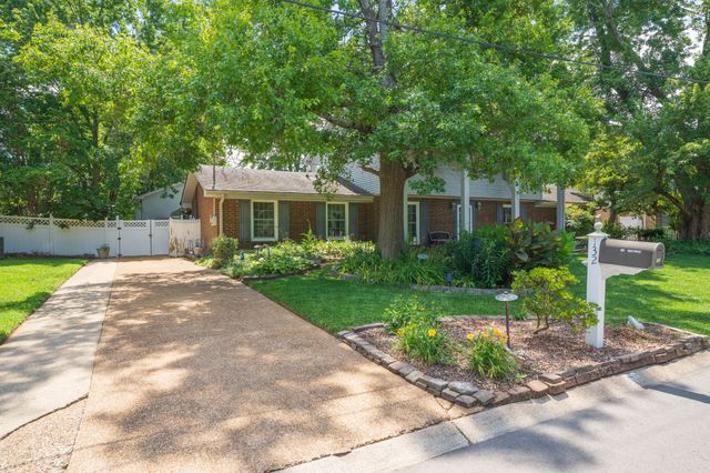 132 Clearlake Dr, E, Nashville, TN 37217