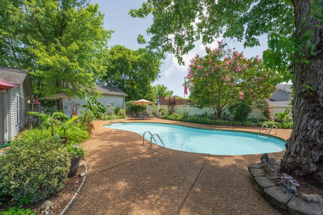 132 Clearlake Dr, E, Nashville, TN 37217