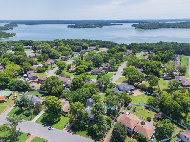 132 Clearlake Dr, E, Nashville, TN 37217