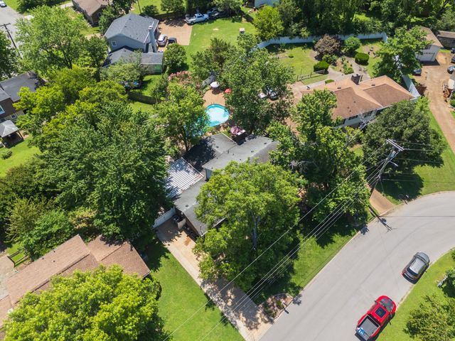 132 Clearlake Dr, E, Nashville, TN 37217
