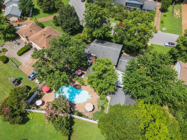 132 Clearlake Dr, E, Nashville, TN 37217
