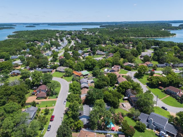 132 Clearlake Dr, E, Nashville, TN 37217