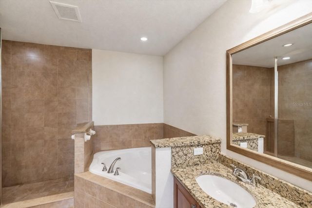 7804 LAKE VISTA COURT 404, Lakewood Ranch, FL 34202