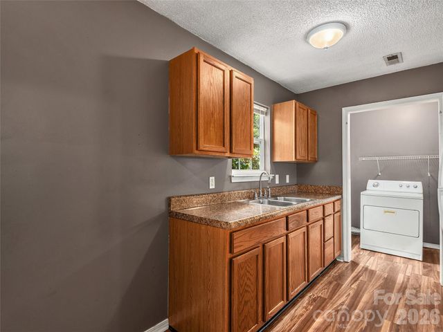 321 Virginia Avenue, Asheville, NC 28806