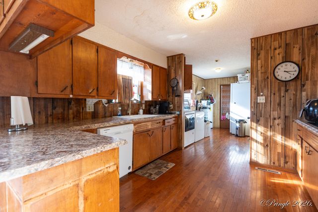 964 County Road 6980, Pottersville, MO 65790