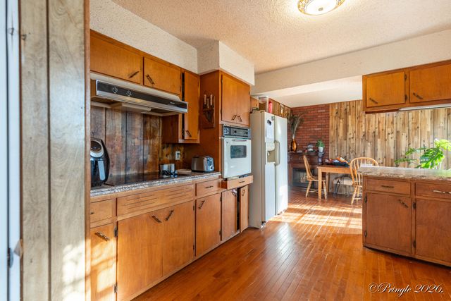 964 County Road 6980, Pottersville, MO 65790