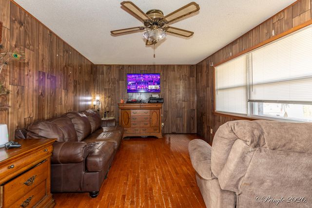 964 County Road 6980, Pottersville, MO 65790