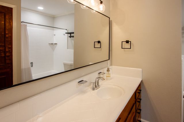1256 Golden Trophy Drive, Dallas, TX 75232