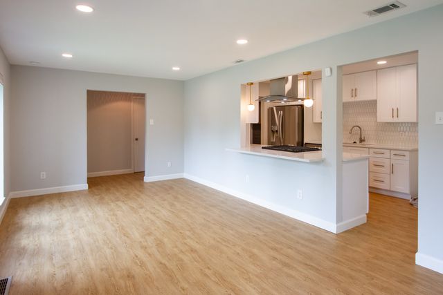 1256 Golden Trophy Drive, Dallas, TX 75232