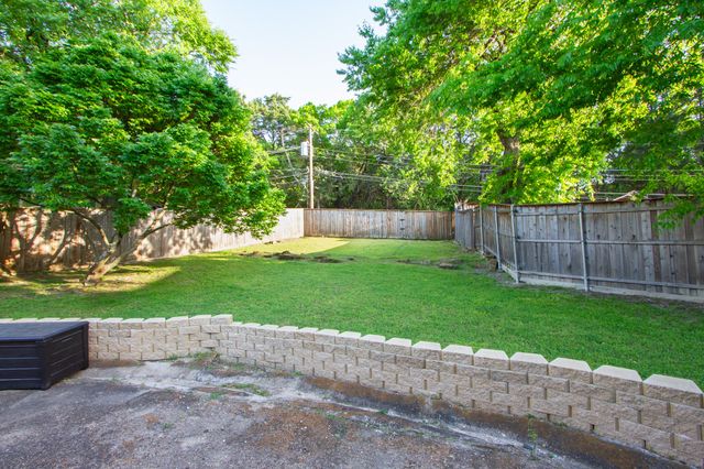 1256 Golden Trophy Drive, Dallas, TX 75232