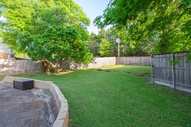 1256 Golden Trophy Drive, Dallas, TX 75232