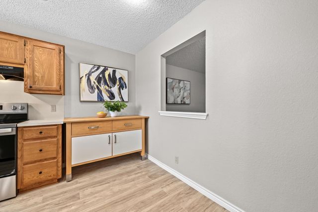 408 Village LN, Buda, TX 78610