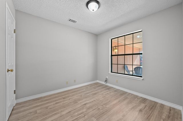 408 Village LN, Buda, TX 78610