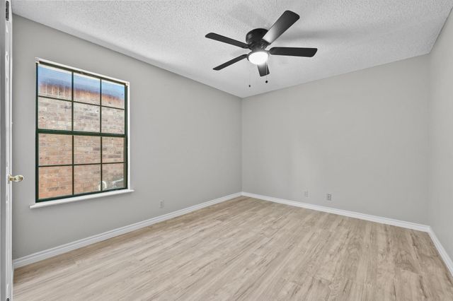 408 Village LN, Buda, TX 78610