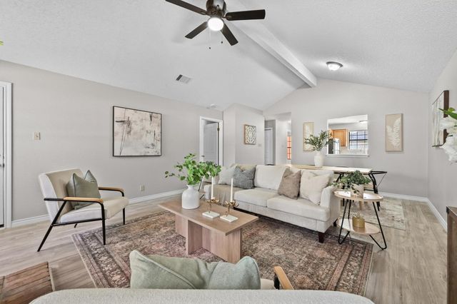 408 Village LN, Buda, TX 78610