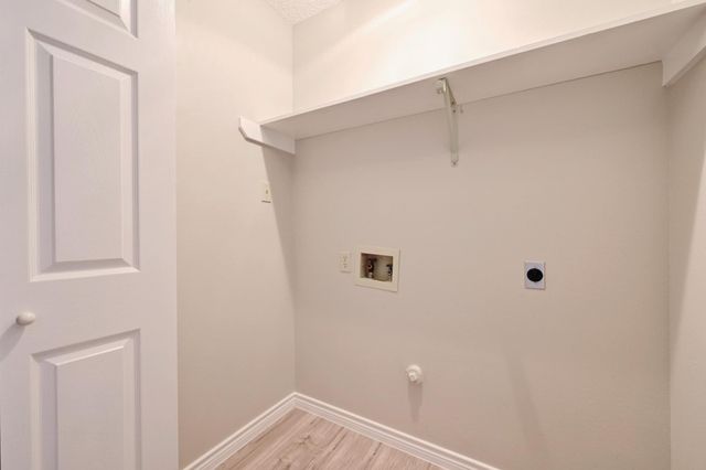 408 Village LN, Buda, TX 78610