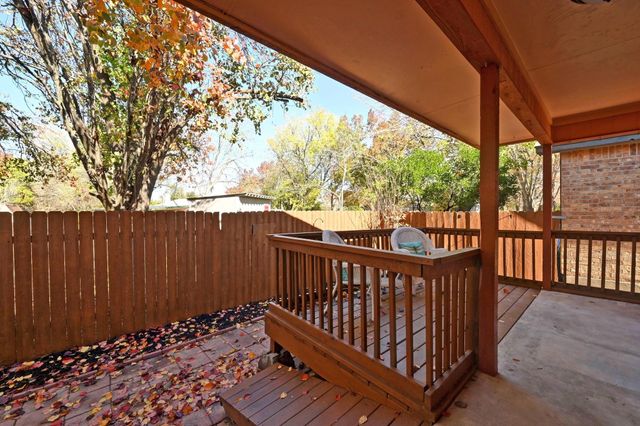 408 Village LN, Buda, TX 78610