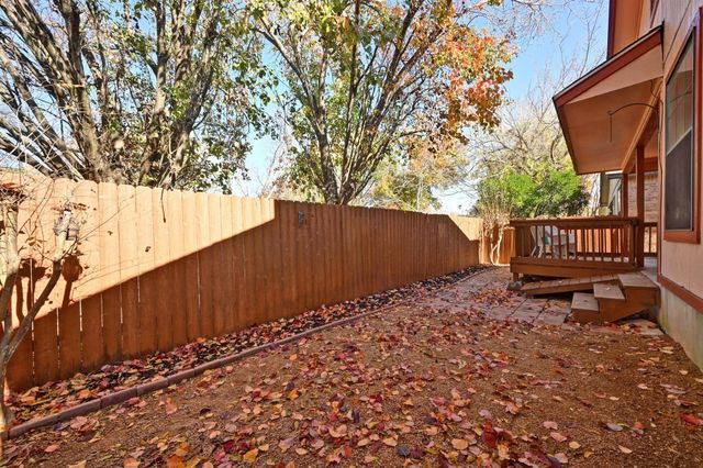 408 Village LN, Buda, TX 78610