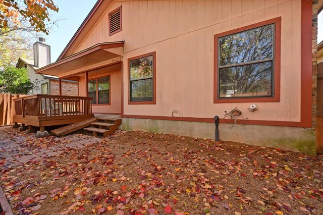 408 Village LN, Buda, TX 78610