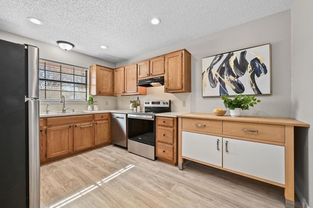 408 Village LN, Buda, TX 78610