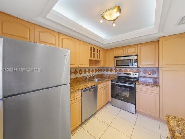 7921 Byron Avenue 404, Miami Beach, FL 33141