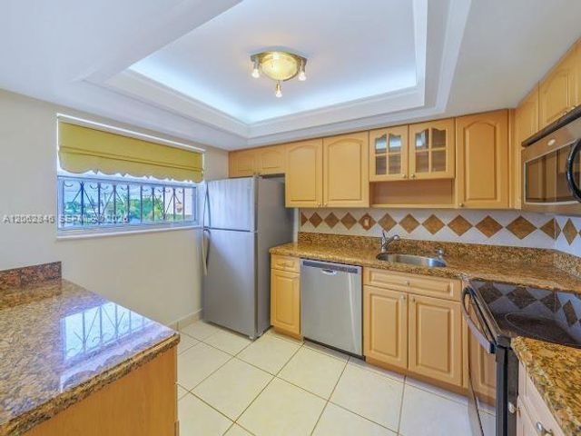 7921 Byron Avenue 404, Miami Beach, FL 33141