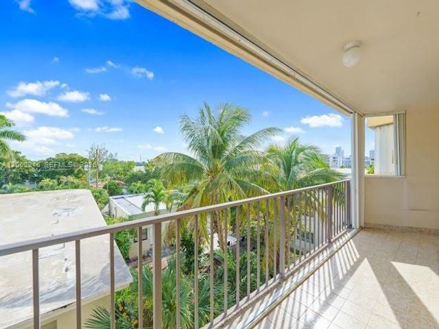 7921 Byron Avenue 404, Miami Beach, FL 33141