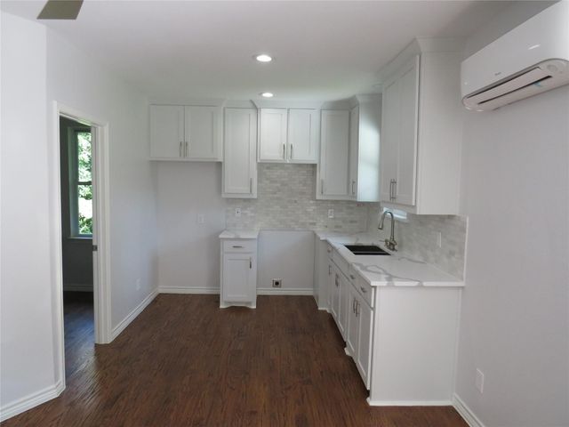 818 Thomas Street, Denton, TX 76201