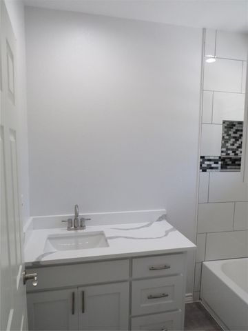 818 Thomas Street, Denton, TX 76201