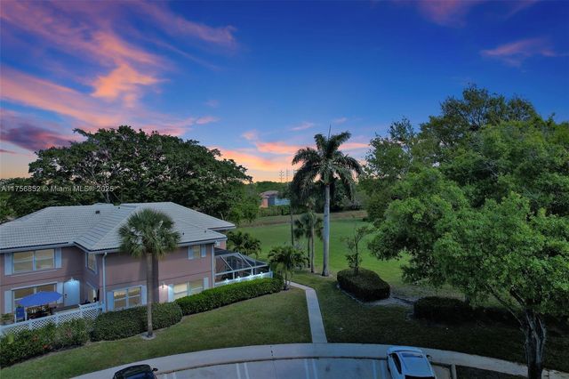 1947 Stratford Way, West Palm Beach, FL 33409