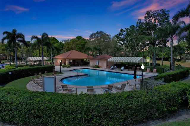 1947 Stratford Way, West Palm Beach, FL 33409