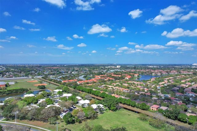 1947 Stratford Way, West Palm Beach, FL 33409