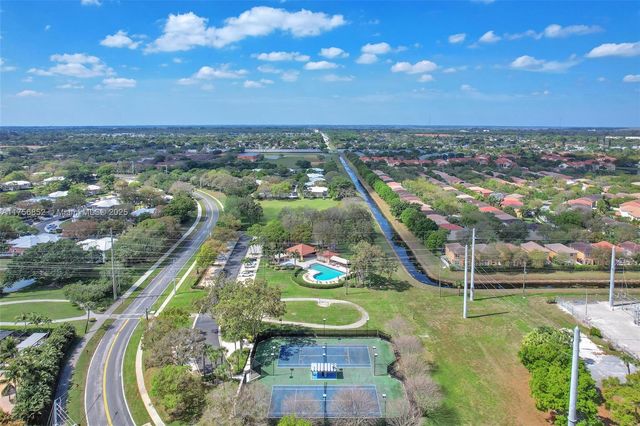 1947 Stratford Way, West Palm Beach, FL 33409